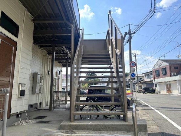 郡山駅 バス14分  西ノ内1丁目下車：停歩4分 1階の物件外観写真